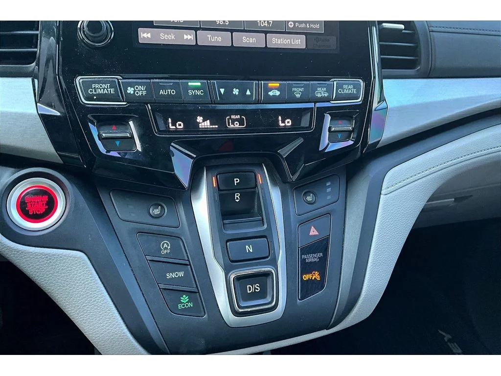 Used 2024 Silver Honda EX-L image 22