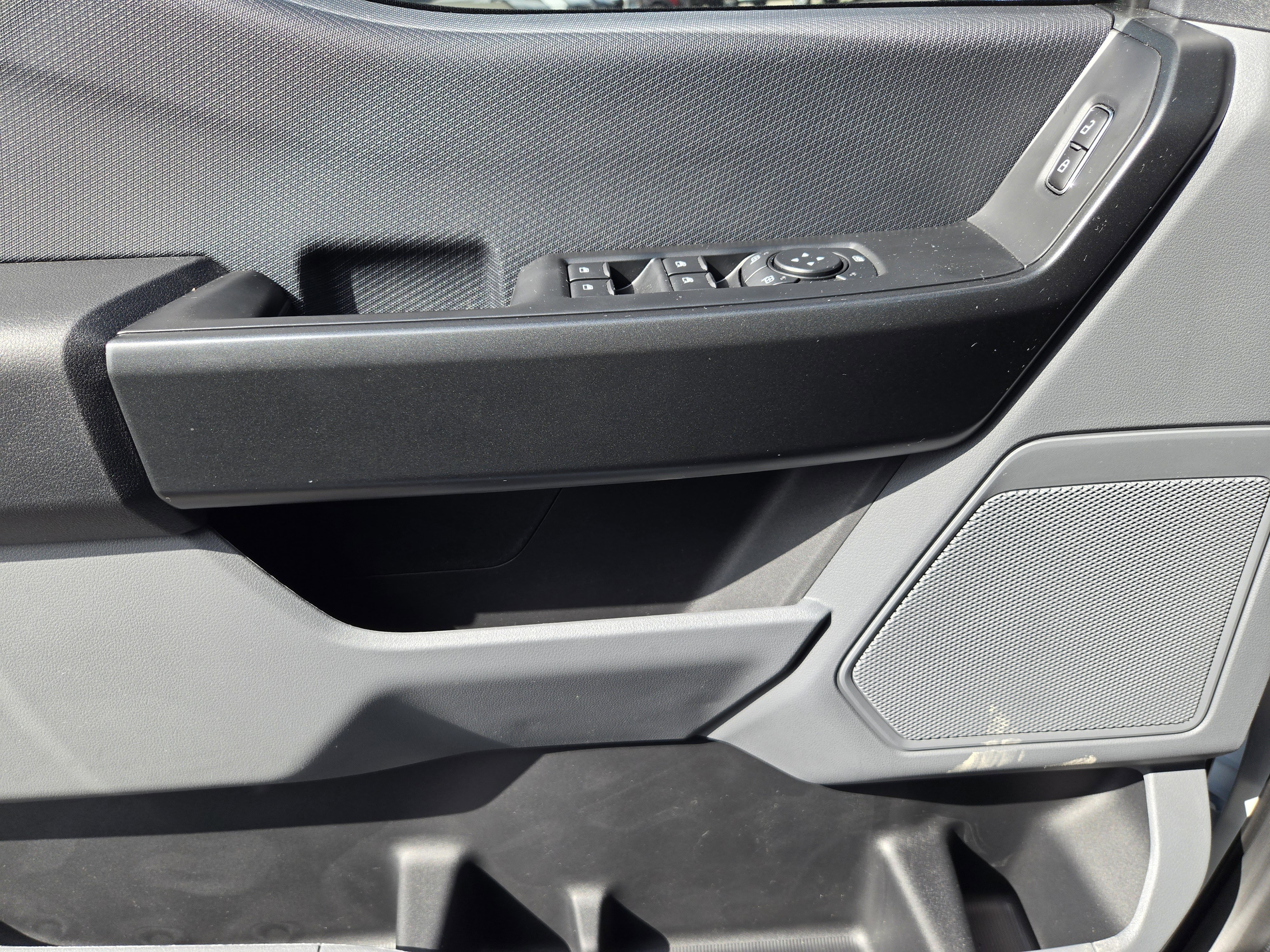 New 2026 Oxford White Ford XL image 15