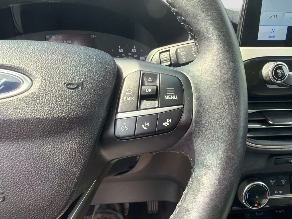 Used 2022 Blue Ford SE image 28