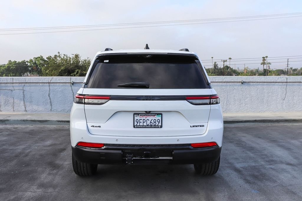 Used 2023 Bright White Clearcoat Jeep Limited image 8