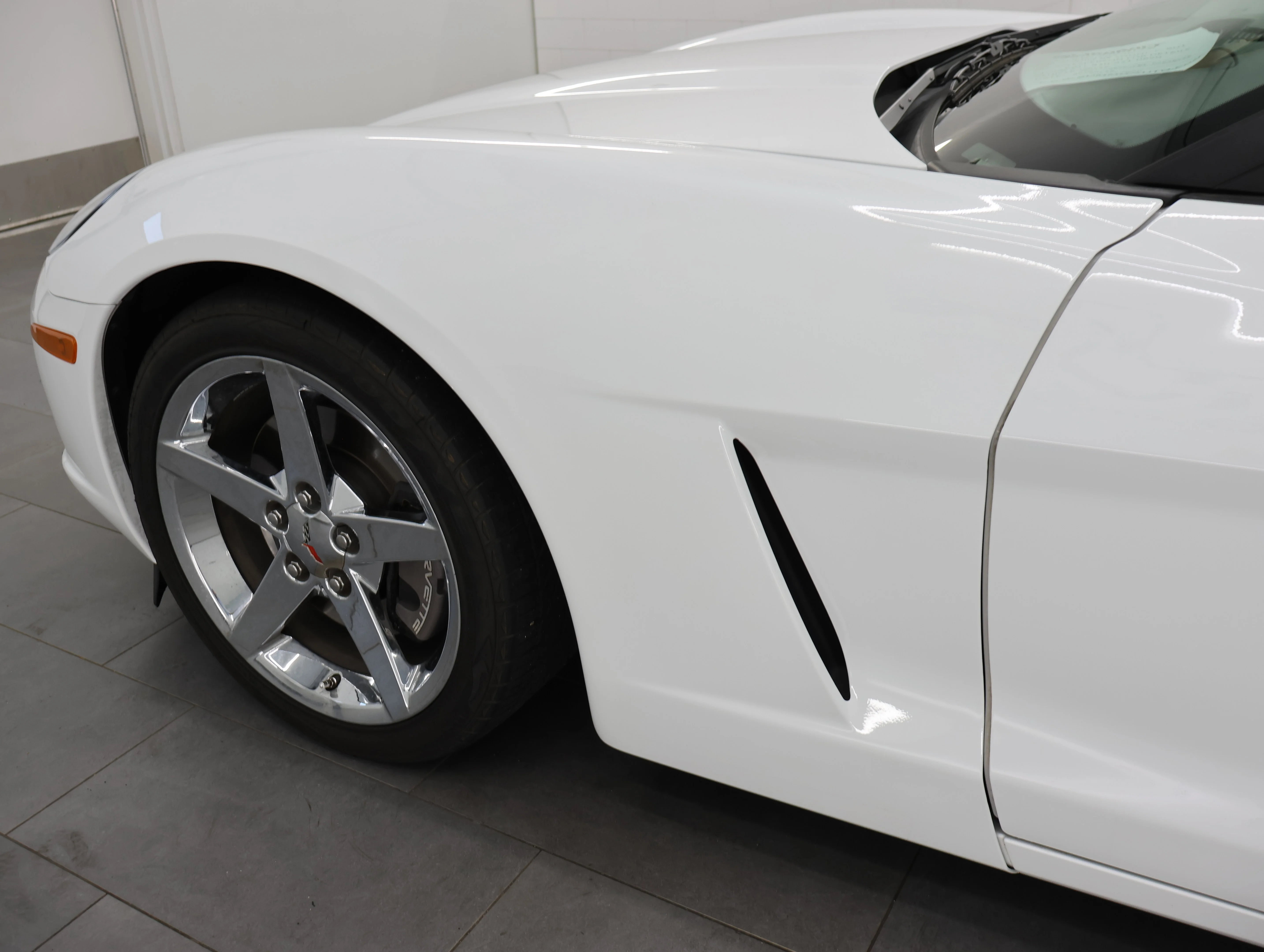 Used 2007 Arctic White Chevrolet Base image 30