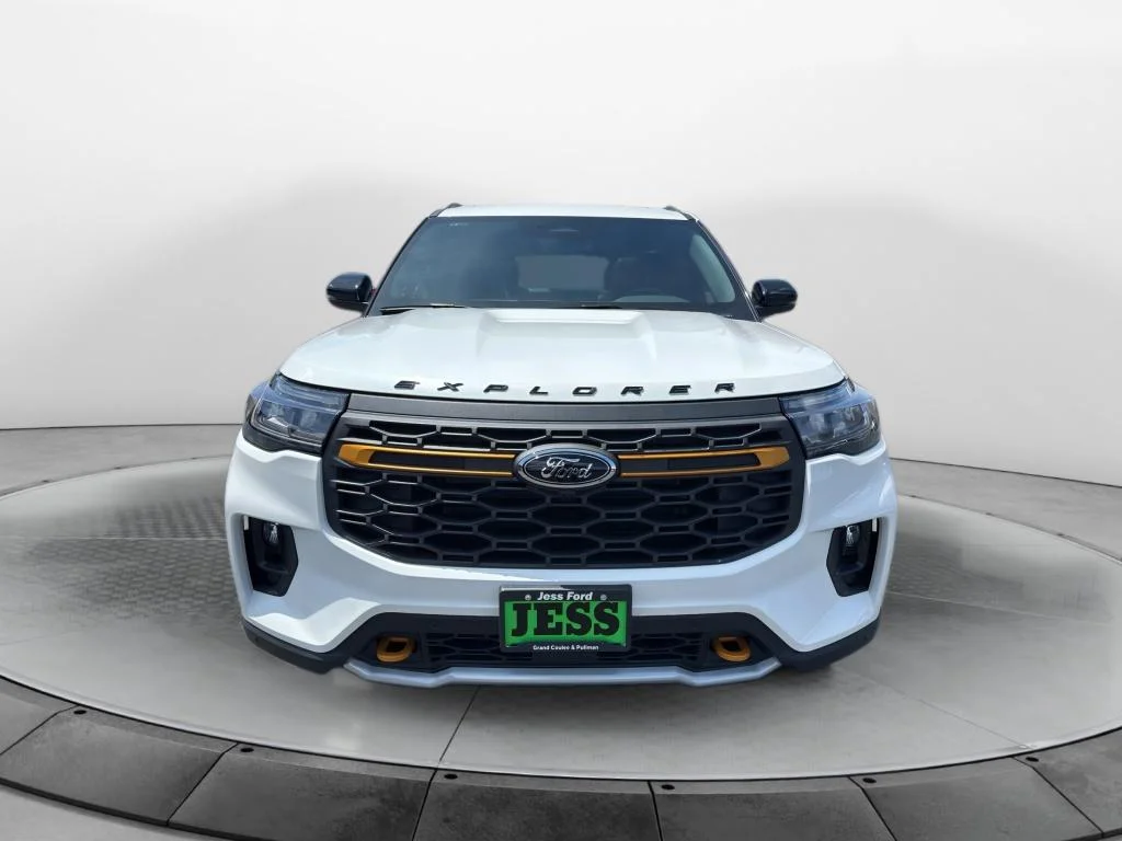 New 2026 Star White Metallic Tri-Coat Ford Tremor® image 2