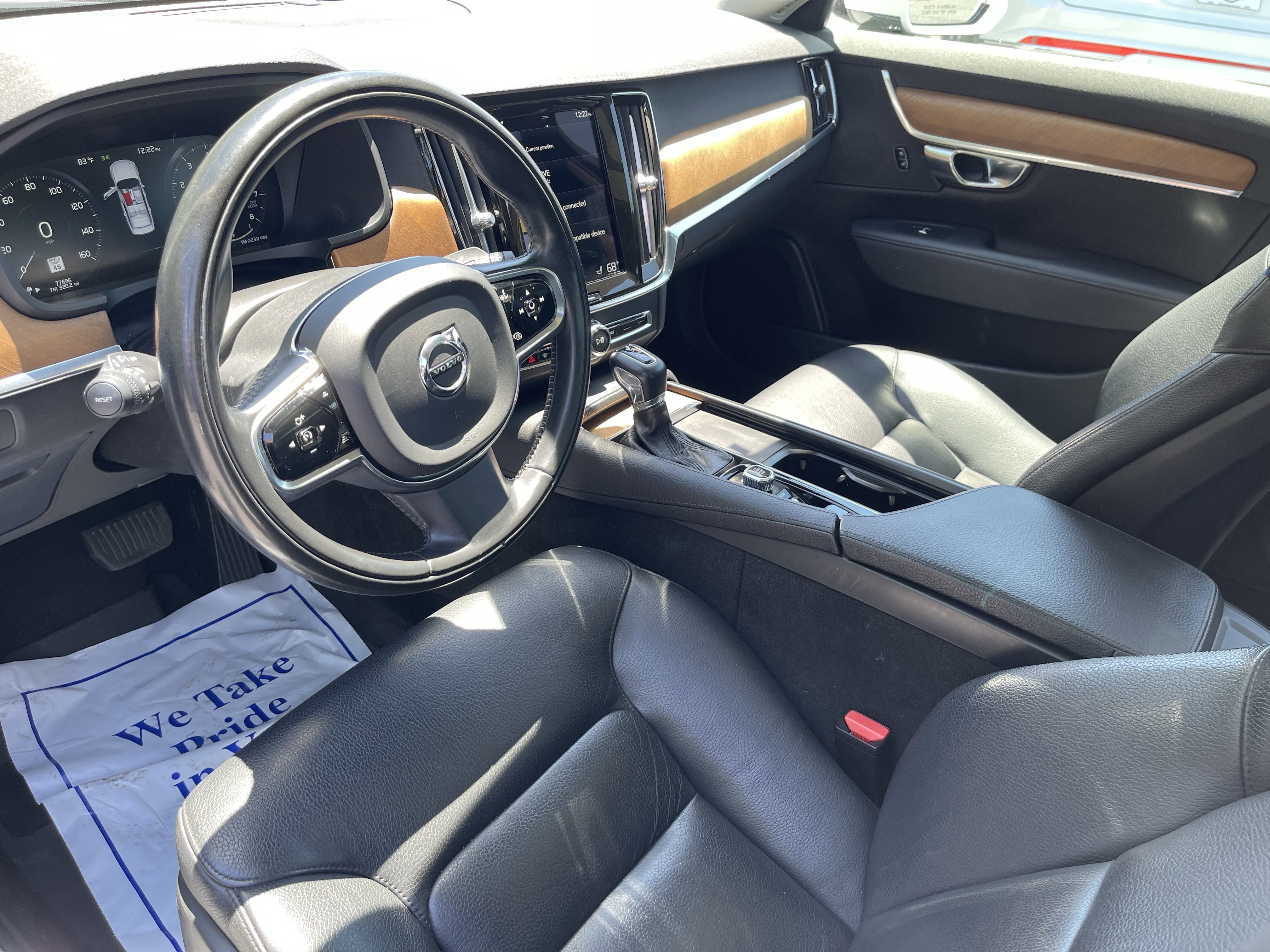 Used 2021 WHITE Volvo T6 Momentum image 10