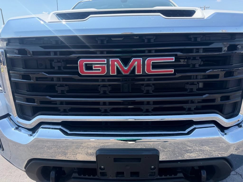 Used 2022 SUMMIT WHITE GMC Pro image 8