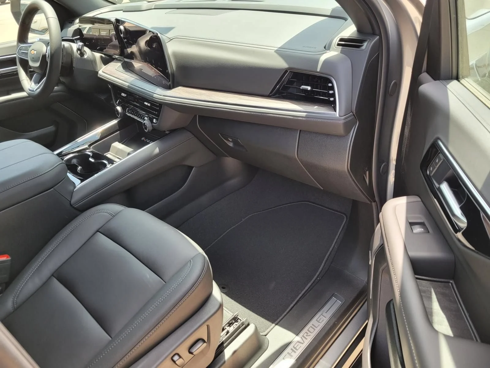 2026 Chevrolet Tahoe LT - Photo 6