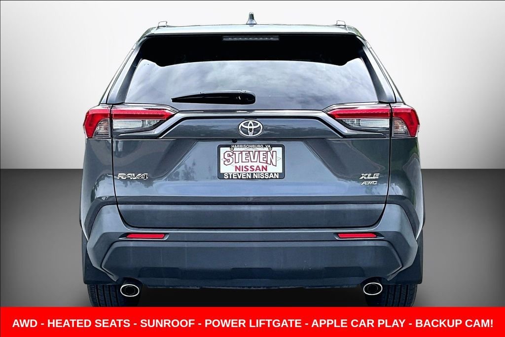 Used 2020 Gray Toyota XLE Premium image 5