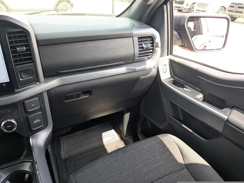 Used 2025 Red Ford XLT image 17