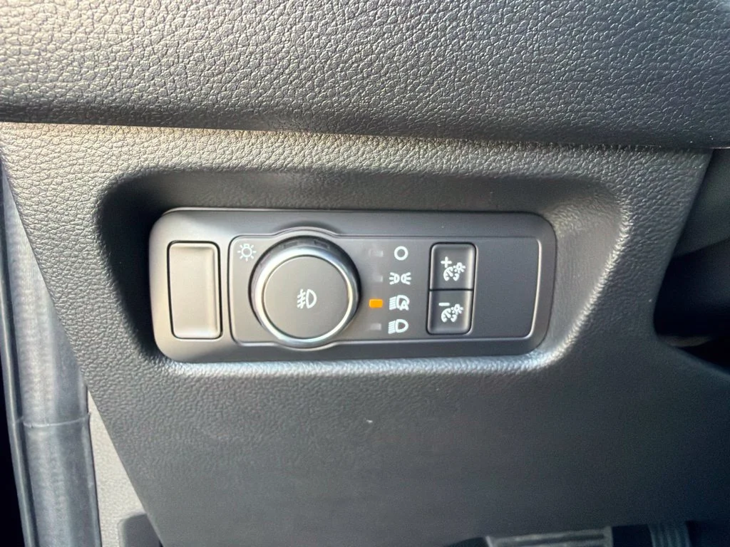 New 2026 Shadow Black Ford XLT image 22