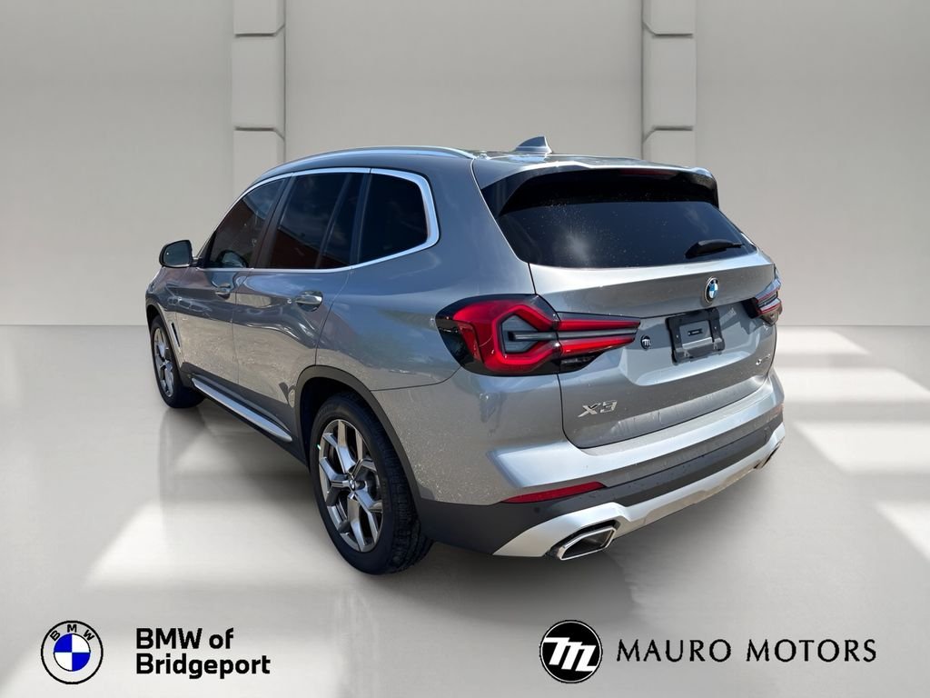 Used 2024 Gray BMW xDrive30i image 4