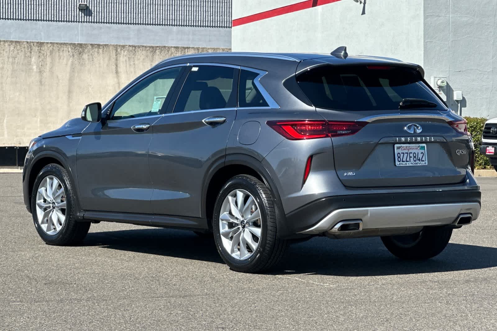 Used 2022 Graphite Shadow INFINITI LUXE image 7