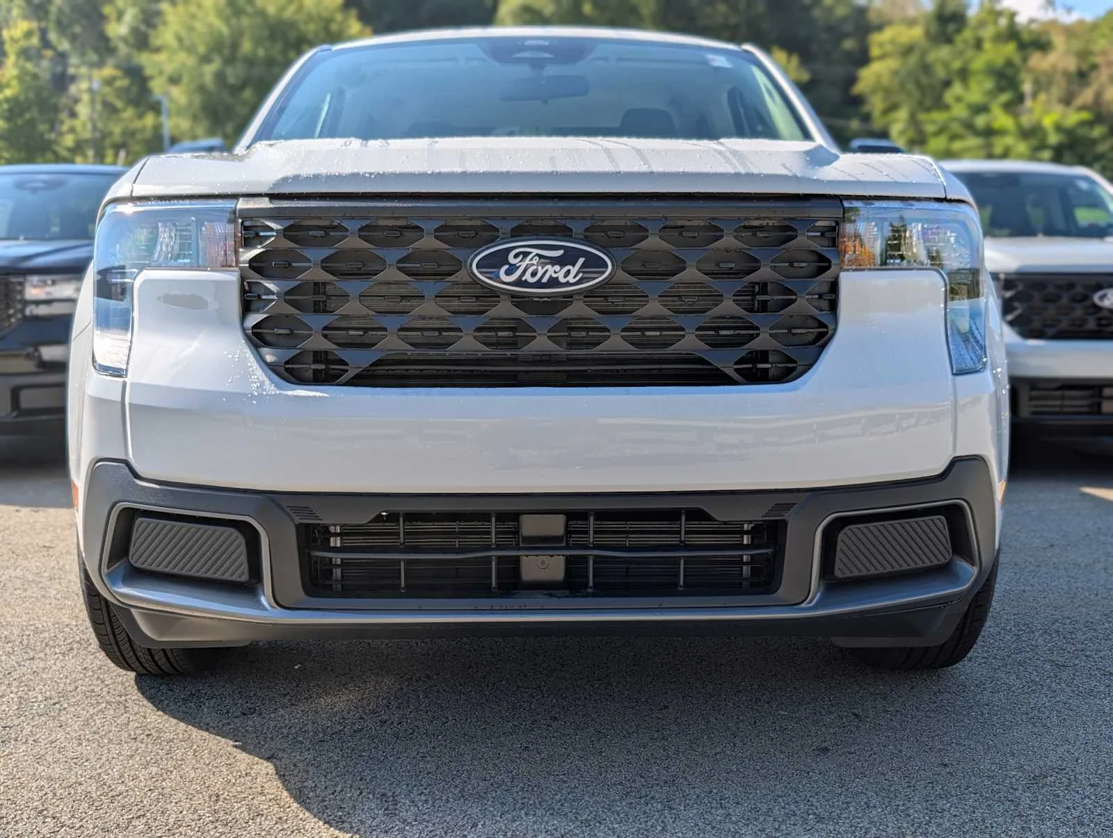 New 2026 Oxford White Ford XLT image 2