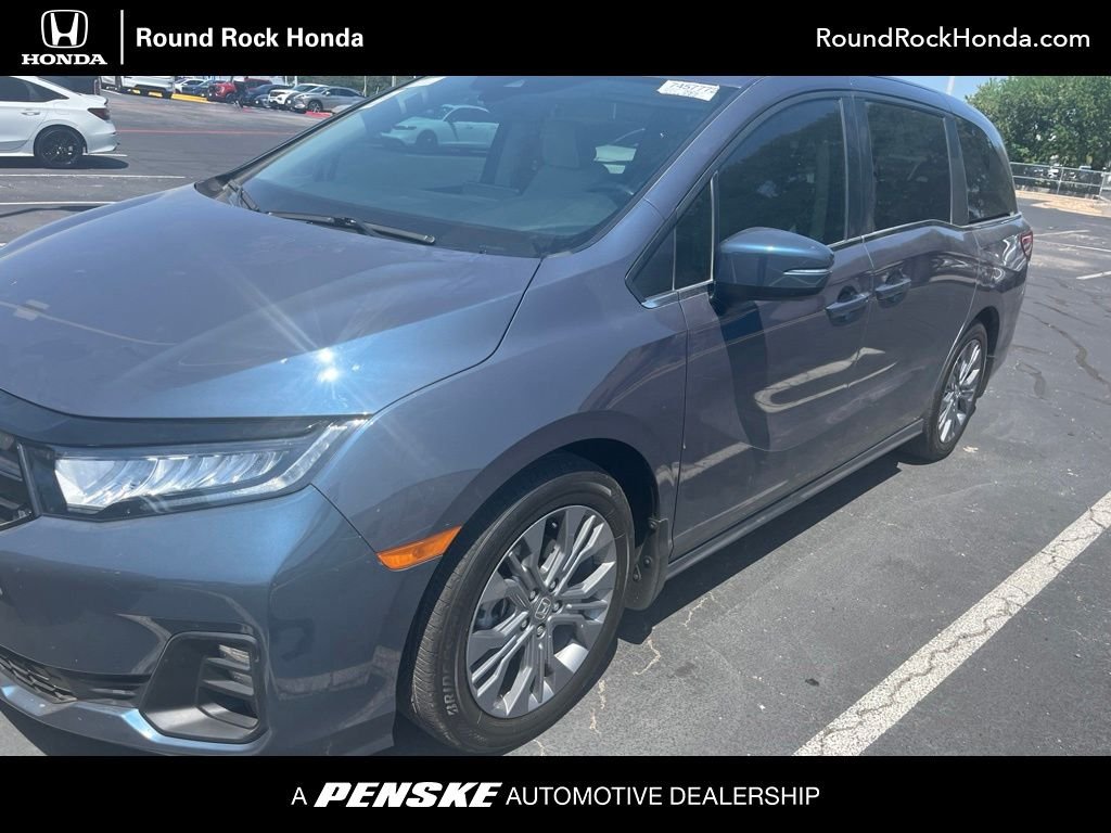 Used 2025 Sonic Gray Pearl Honda Touring image 1