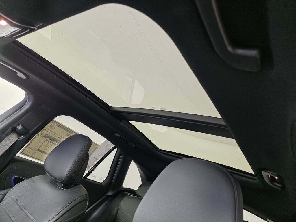 New 2026 Black Mercedes-Benz GLC 300 image 9