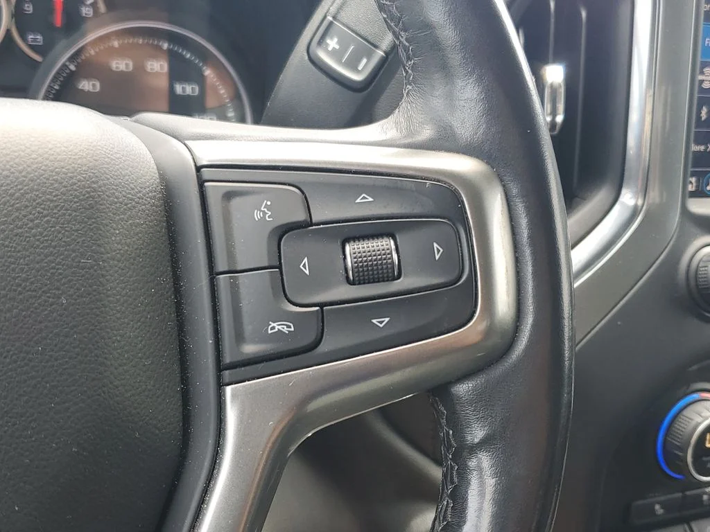 Used 2019 Red Chevrolet RST image 27