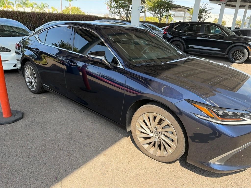 Used 2021 Blue Lexus 300h Luxury image 30