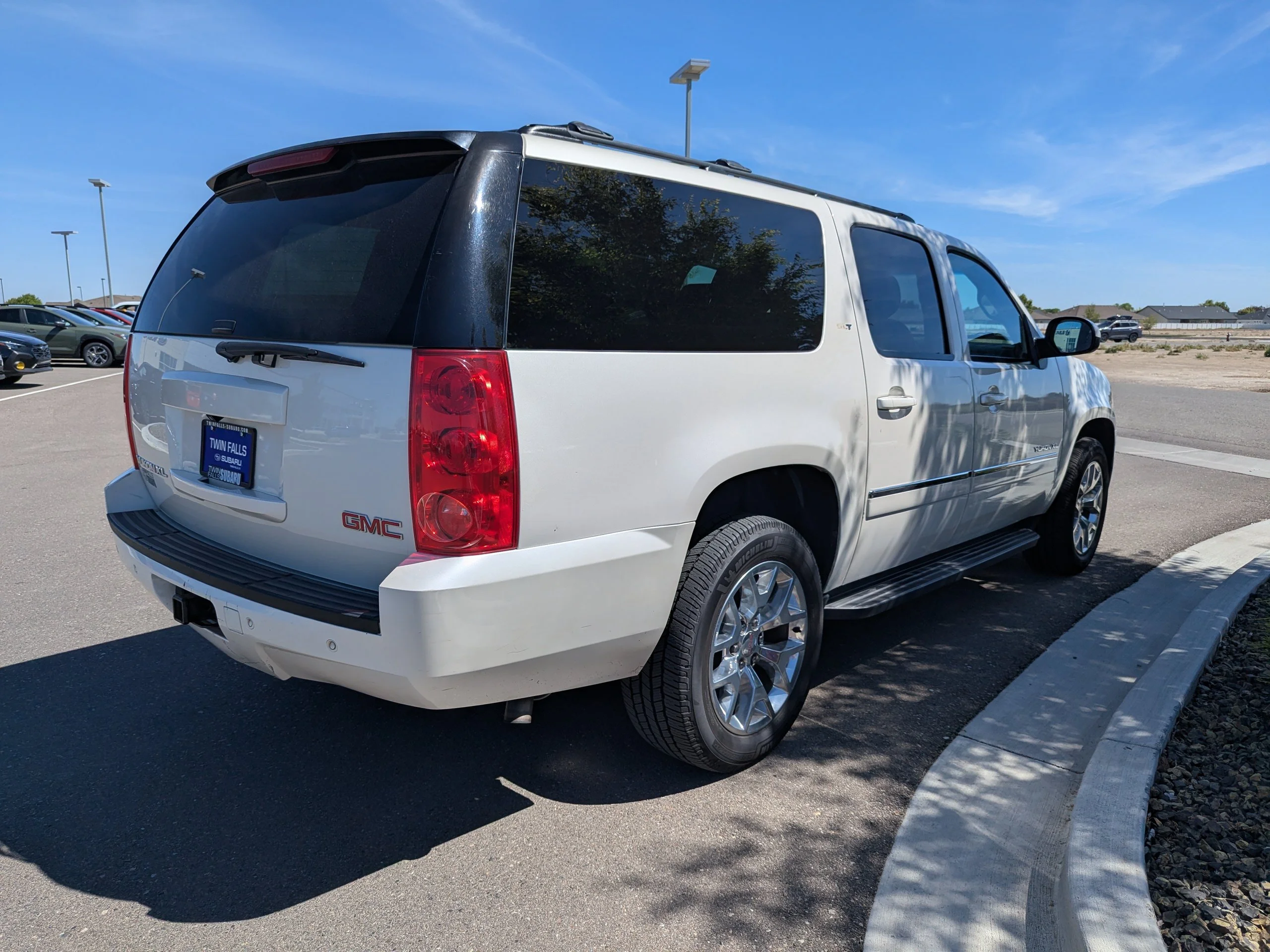 Used 2014 White Diamond Tricoat GMC SLT image 8