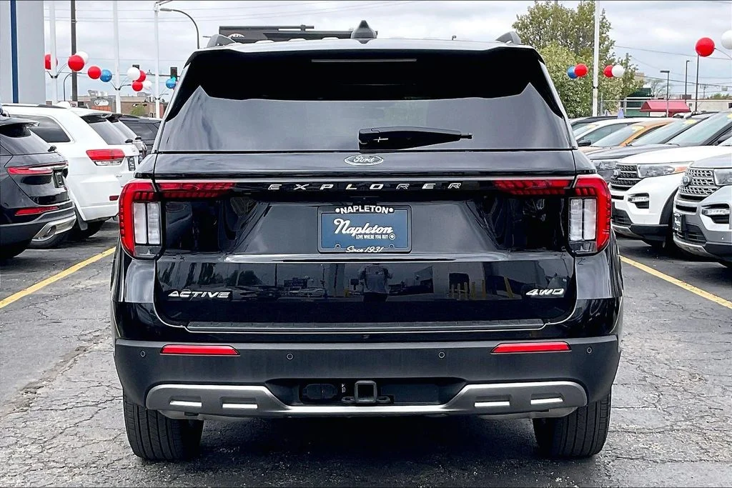 Used 2025 Black Metallic Ford Active image 3