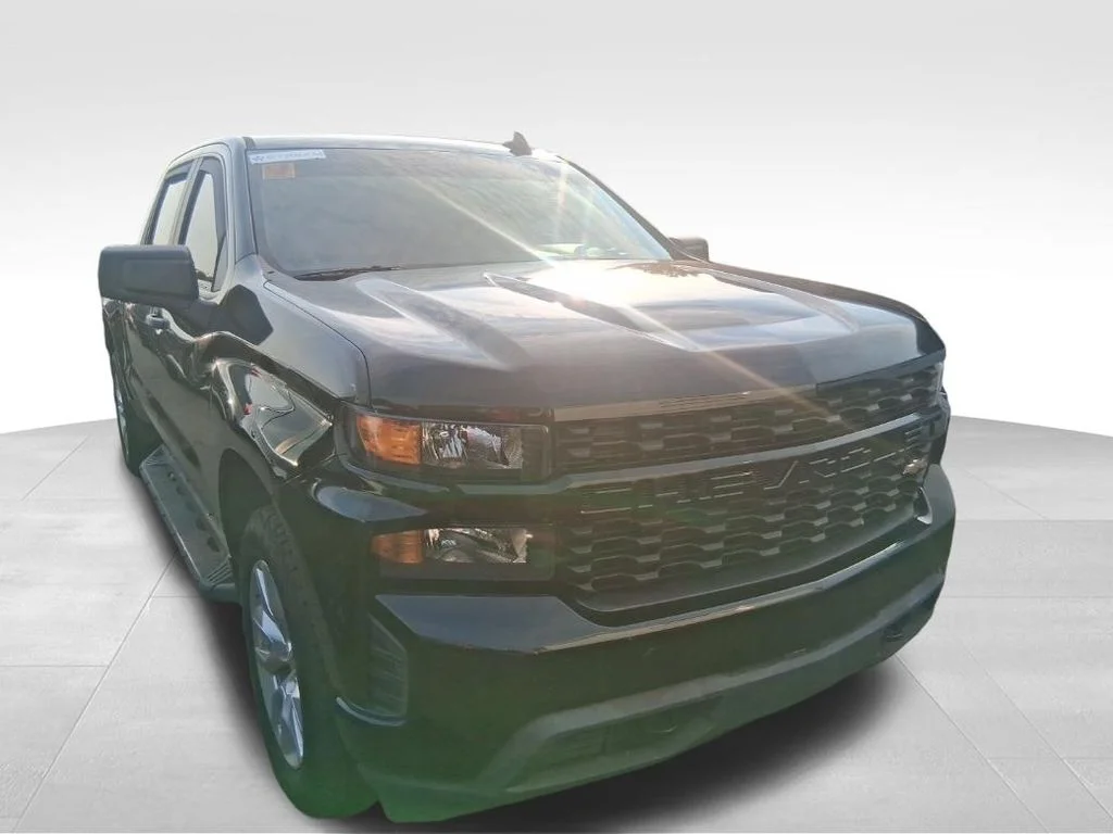 Used 2022 Black Chevrolet Custom image 15