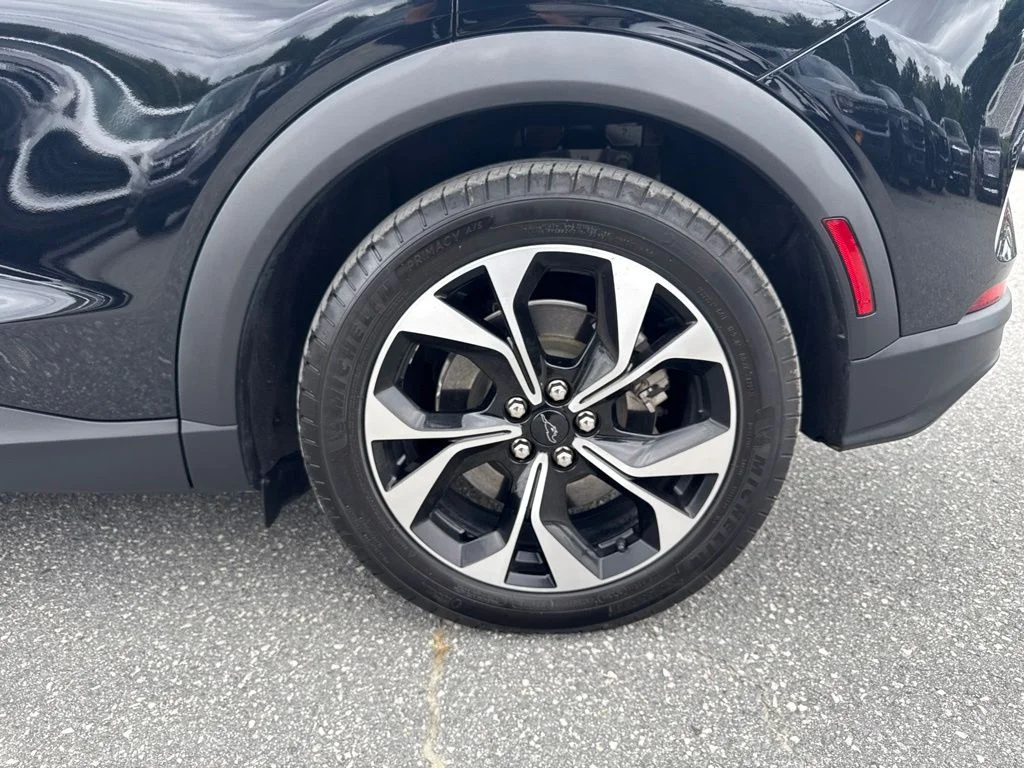 Used 2025 Black Ford Select image 19