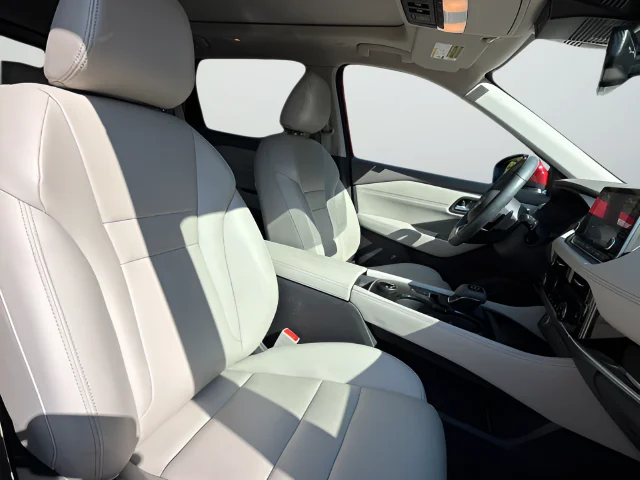 Used 2023 Red Nissan SL image 28