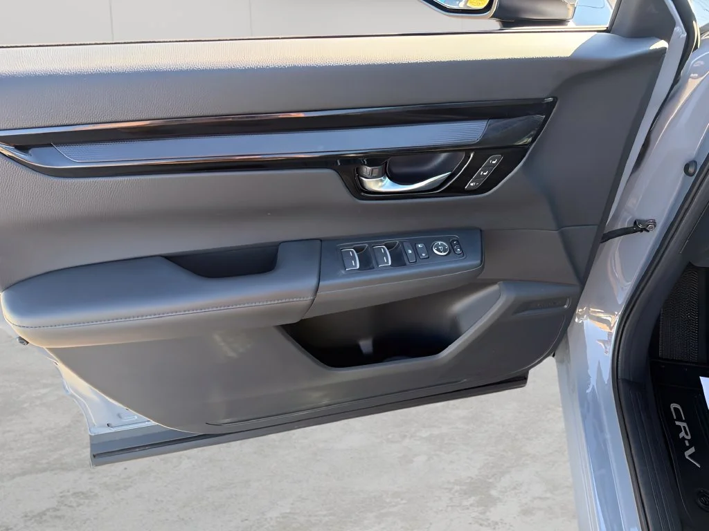 Used 2025 Urban Gray Pearl Honda EX-L image 14