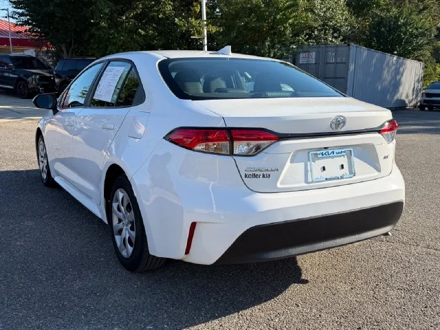 Used 2025 Ice Toyota LE image 3