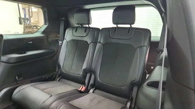 New 2026 Silver Zynith Exterior Paint Jeep Altitude image 22