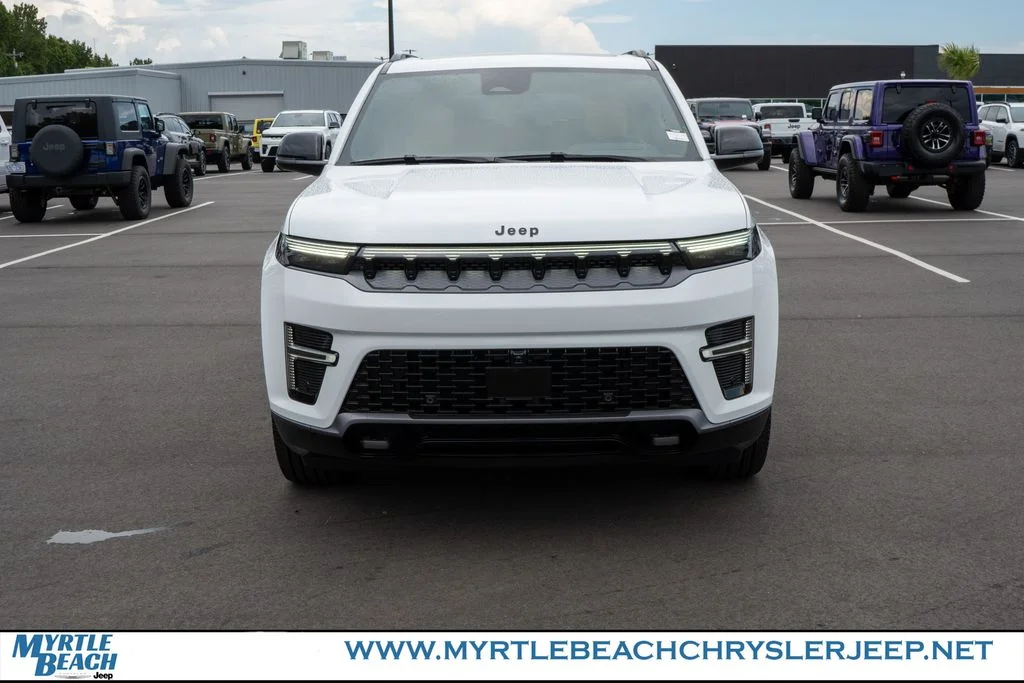 New 2026 Bright White Clear-Coat Exterior Paint Jeep Summit Reserve image 8