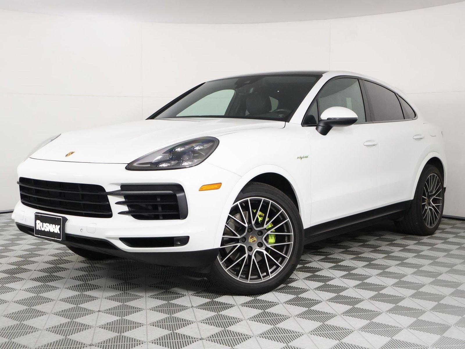 Certified Used 2022 White Porsche  image 35