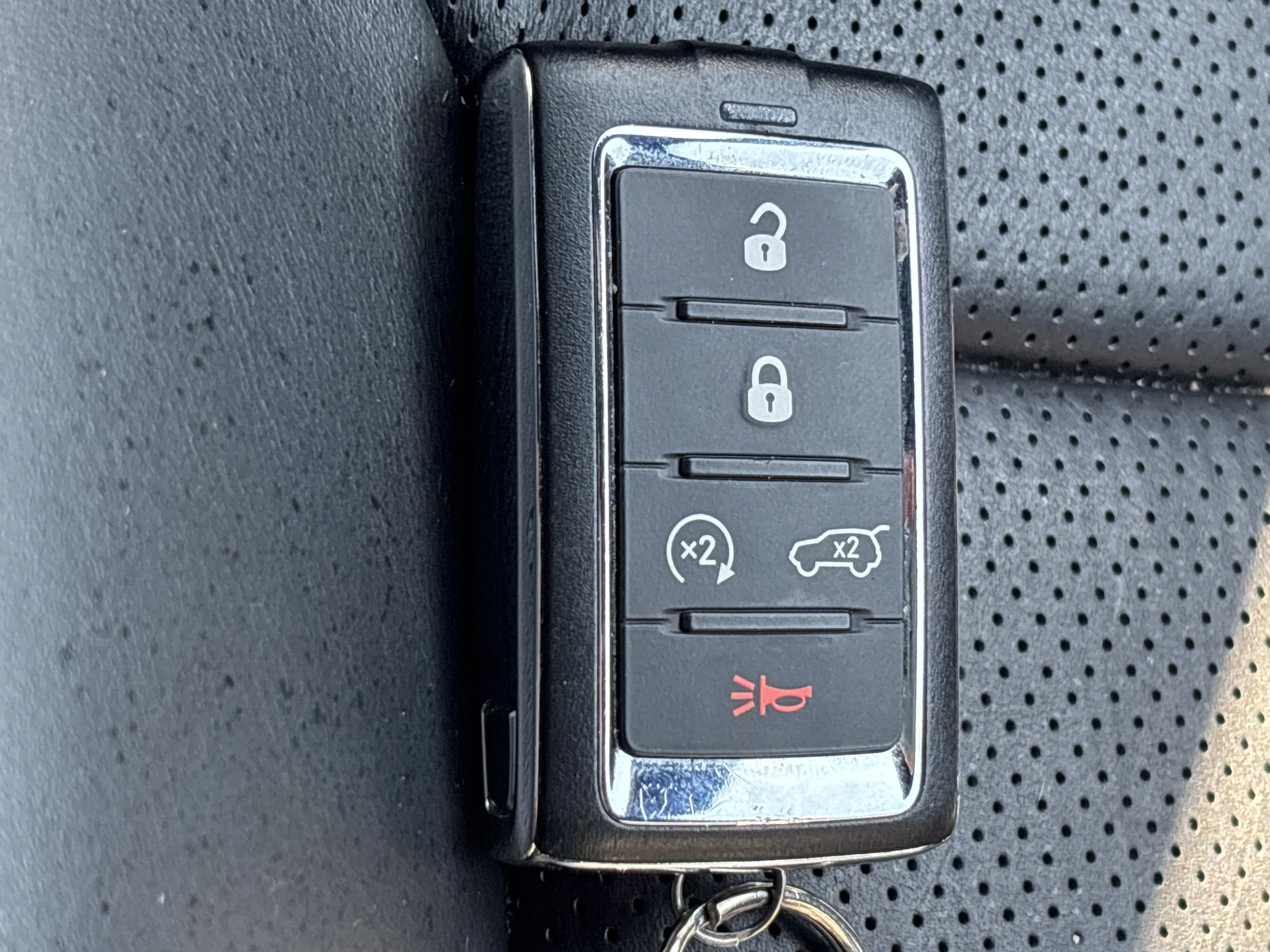 Used 2023 Diamond Black Crystal Pearlcoat Jeep Overland 4xe image 51
