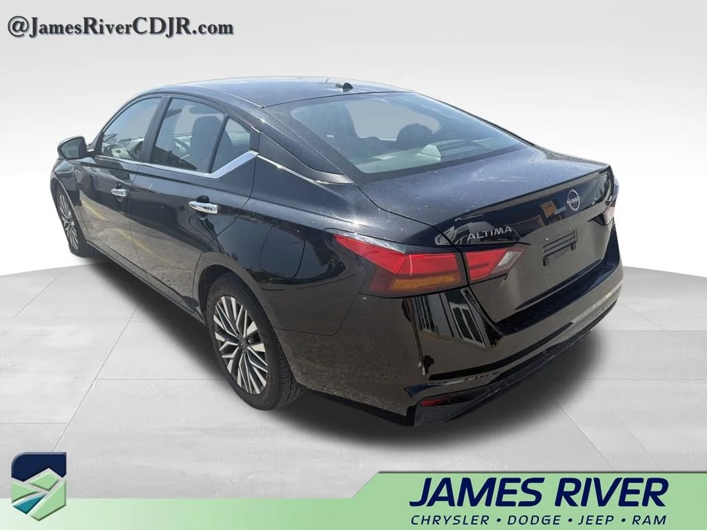Used 2025 Black Nissan 2.5 SV image 10