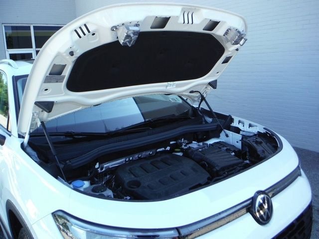 Certified Used 2026 White Volkswagen SE image 6