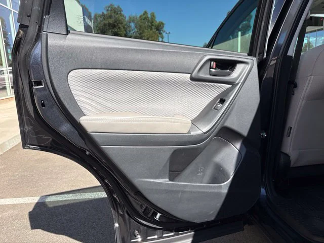 Used 2018 Gray Subaru 2.5i Premium image 17