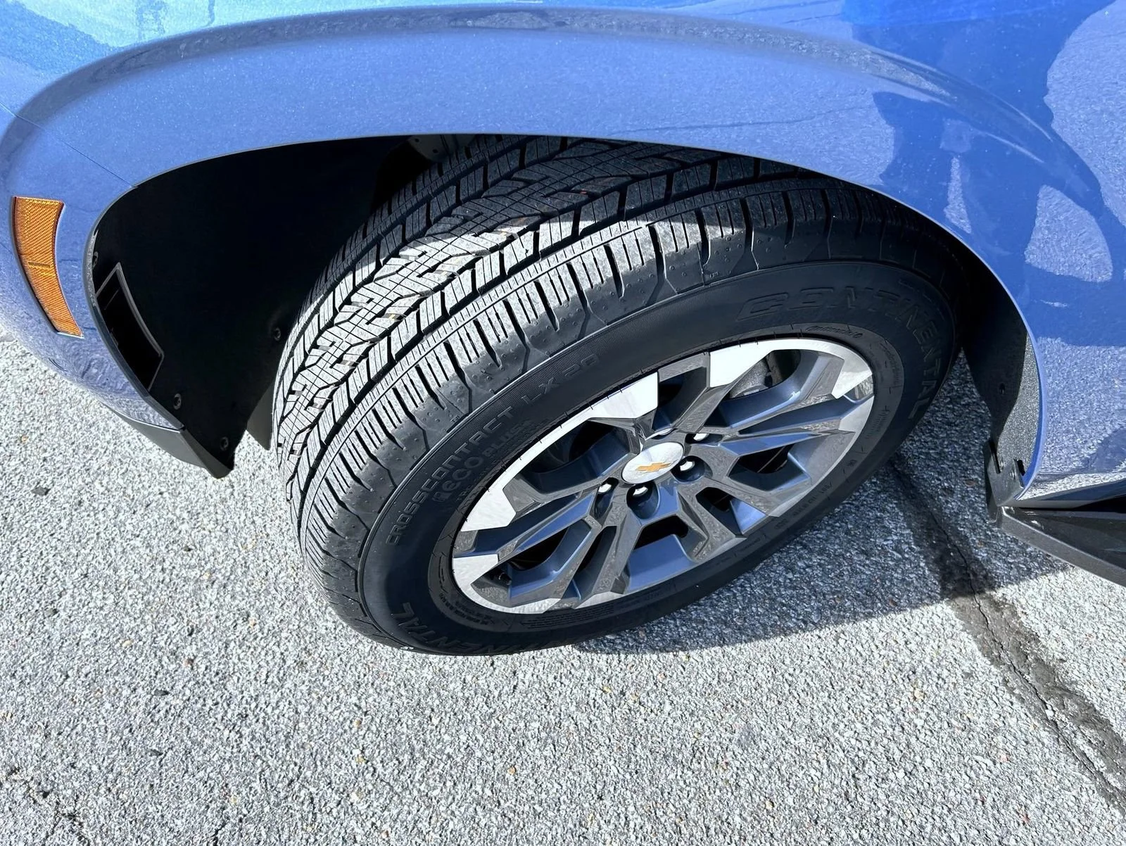 New 2026 Lakeshore Blue Metallic Chevrolet LT image 25