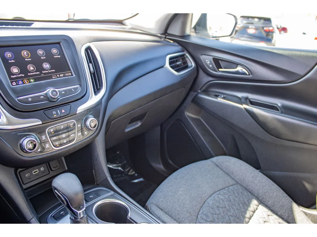 Used 2024 Summit White Chevrolet LT image 34