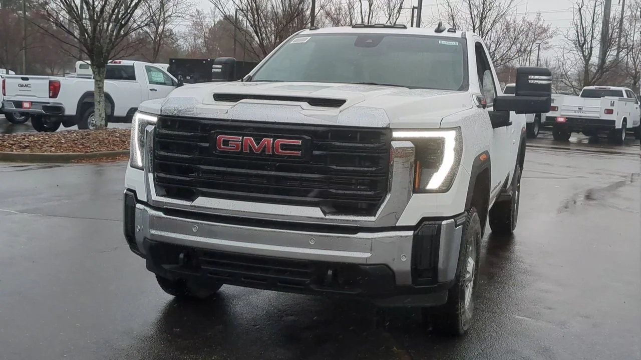 New 2025 Summit White GMC Pro image 3