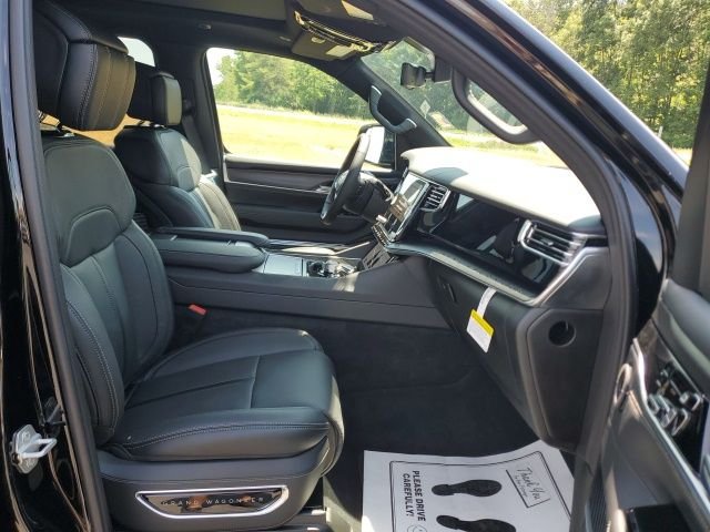 New 2026 High Gloss Black Jeep Summit Obsidian image 24