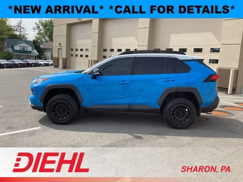 Used 2019 Blue Toyota Adventure image 4