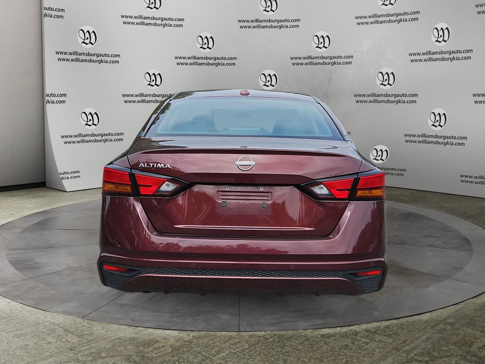 Used 2025 Red Nissan 2.5 SV image 4