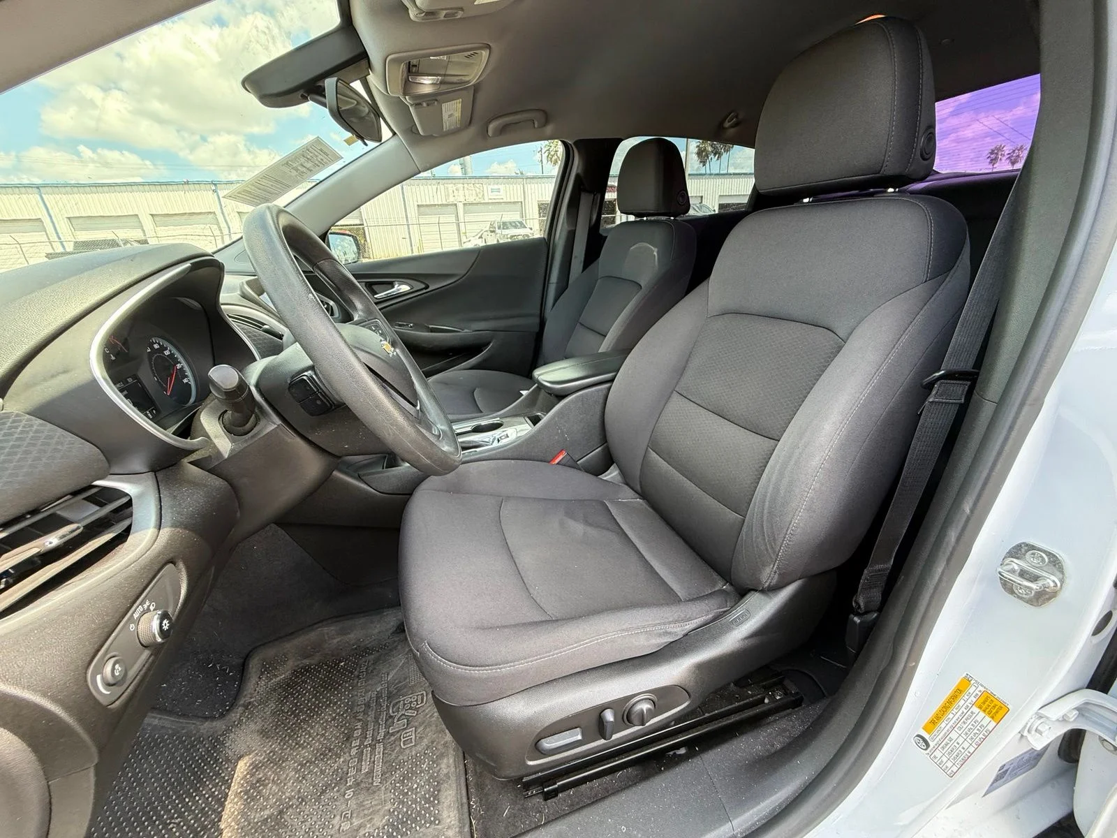 Used 2022 White Chevrolet LT image 10