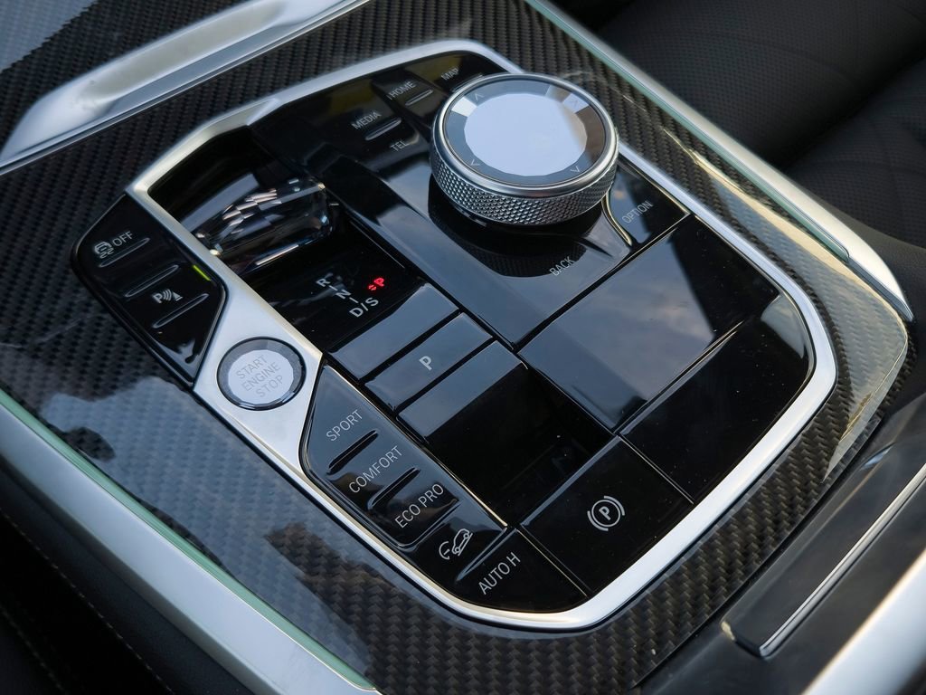New 2026 Black Sapphire Metallic BMW M60i image 9