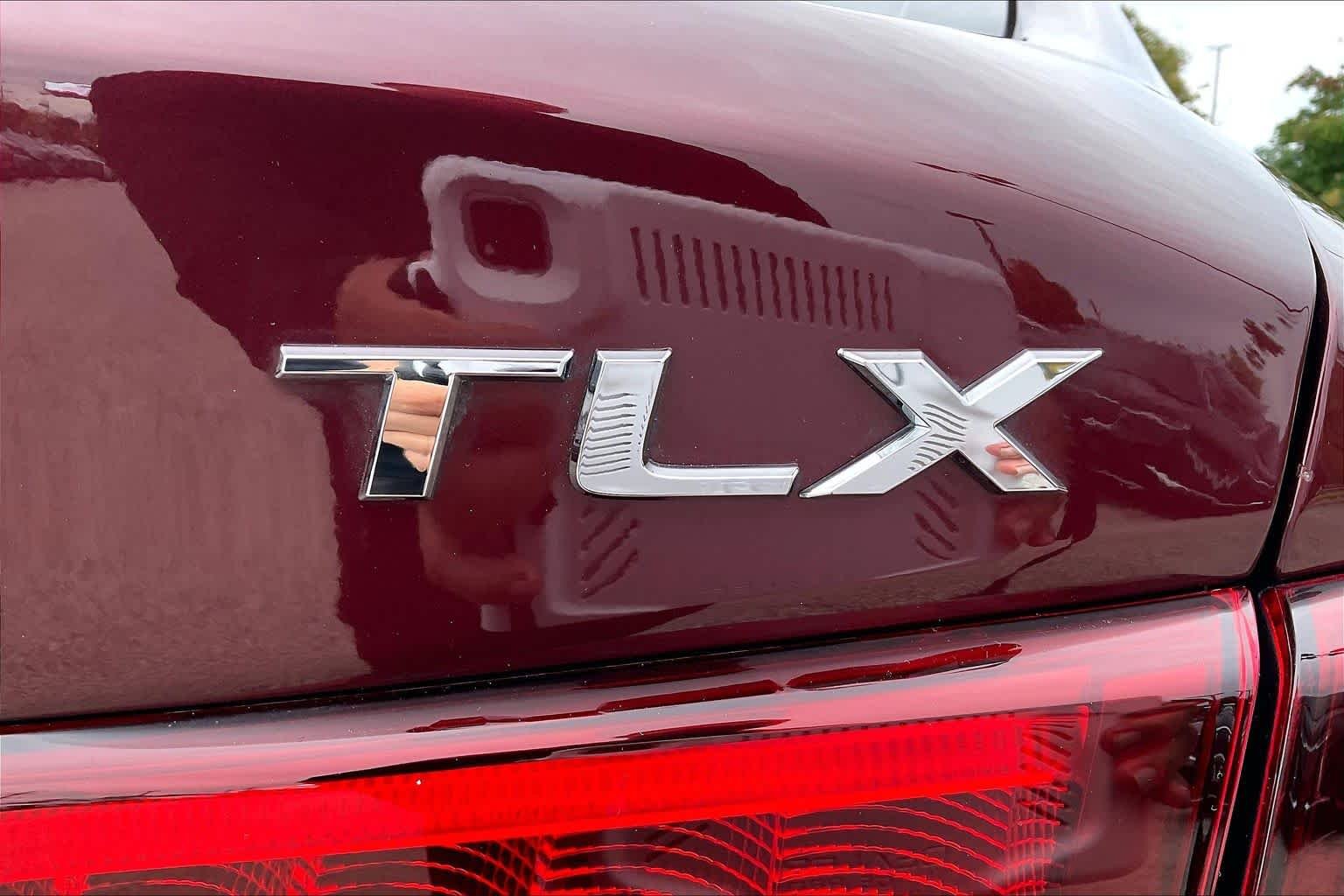 Used 2015 Basque Red Pearl II Acura V6 Tech image 10
