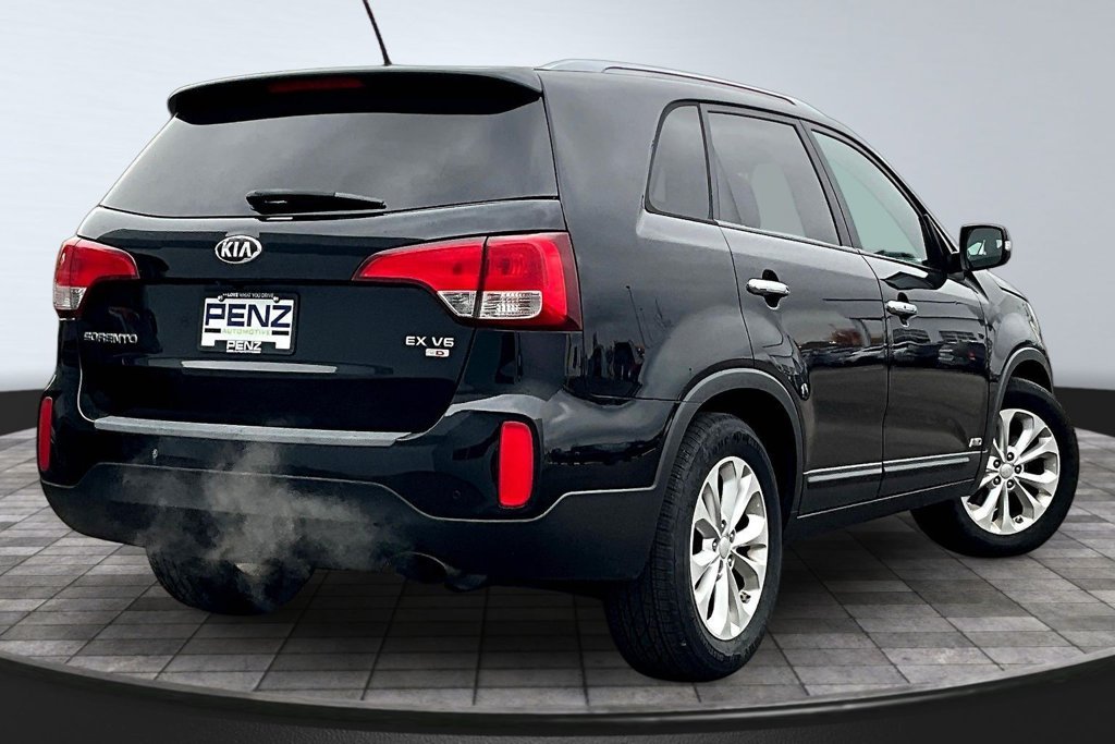 Used 2014 Black Kia EX image 6