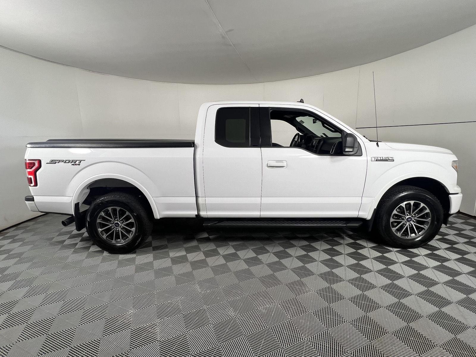 Used 2019 Oxford White Ford XLT image 12