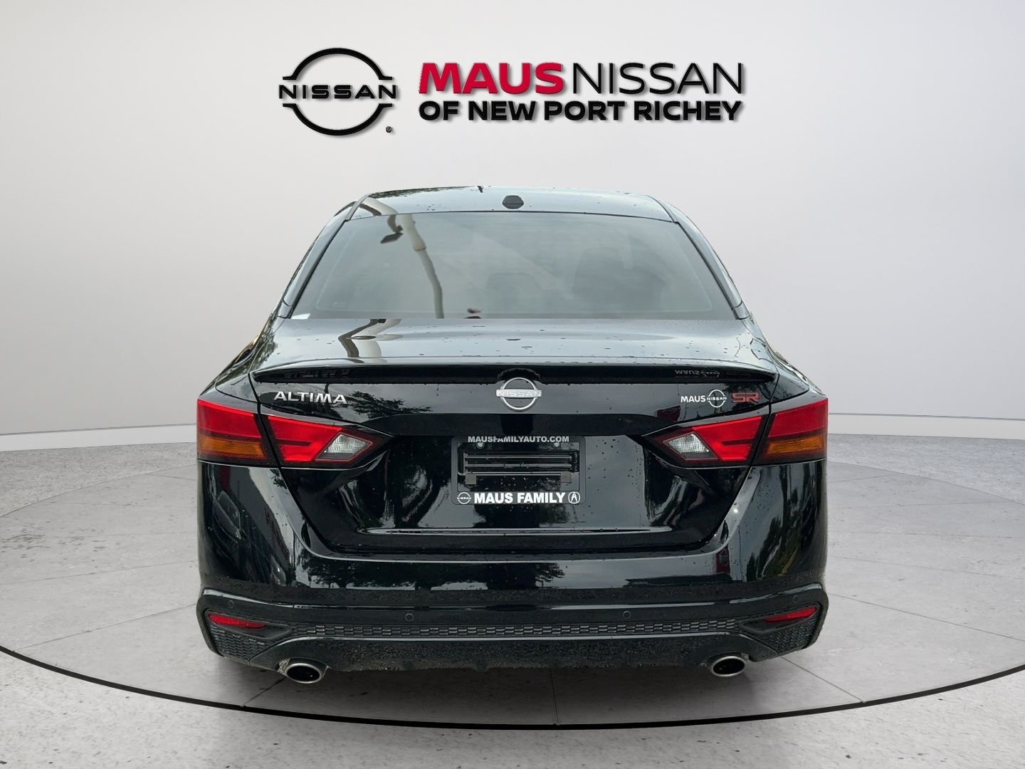 Used 2025 Super Black Nissan 2.5 SR image 8
