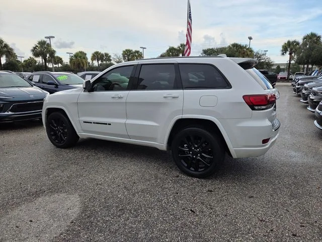Certified Used 2022 White Jeep Laredo X image 9