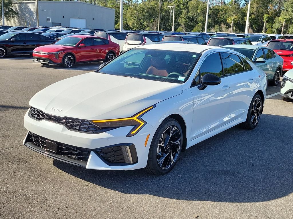 New 2026 White Kia GT-Line image 3