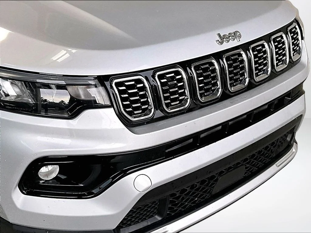 Used 2024 Silver Jeep Limited image 28
