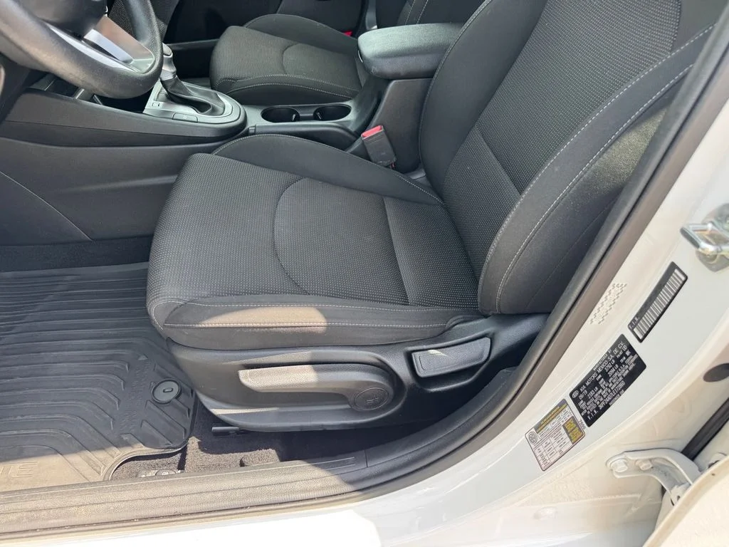 Used 2020 White Kia FE image 6