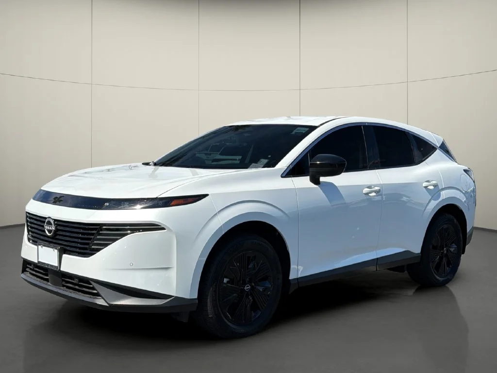 Used 2025 White Nissan SV image 3